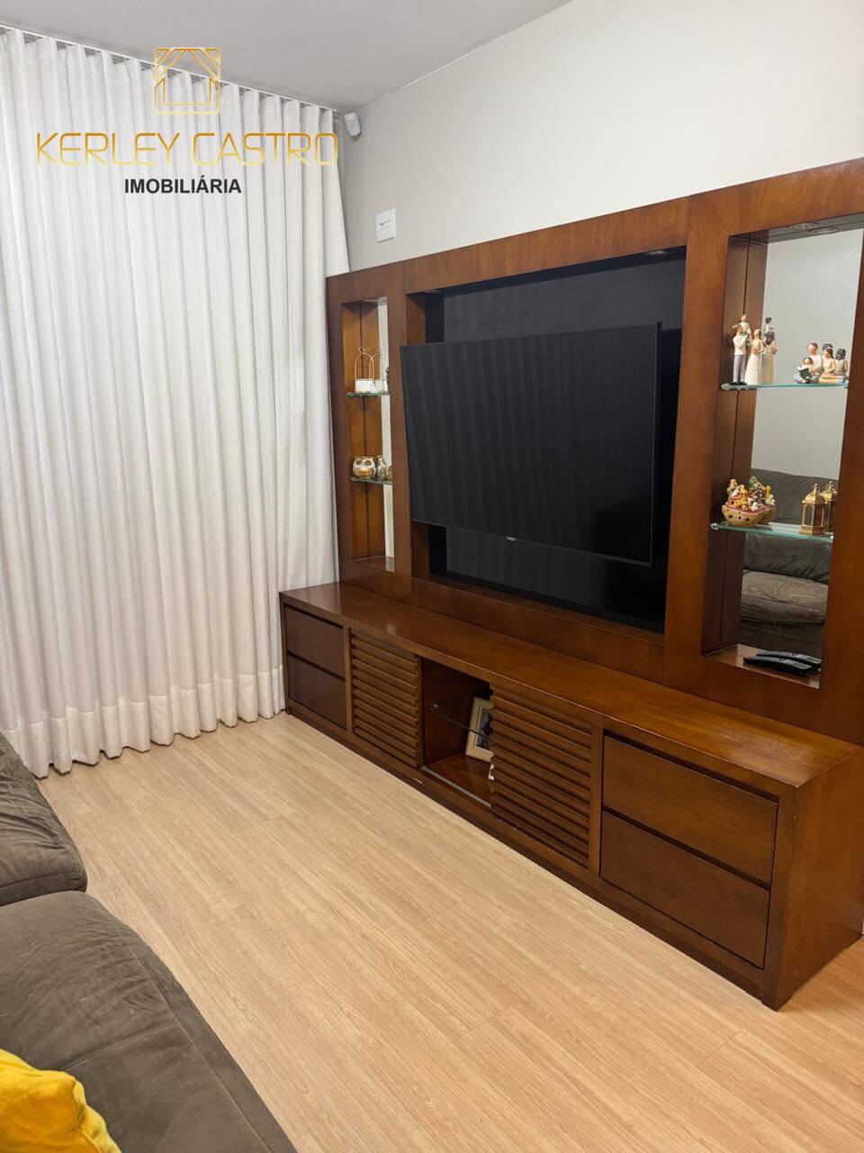 VENDO LINDA CASA COM PISCINA AQUECIDA NO BAIRRO IPORANGA- Sete Lagoas, MG!
