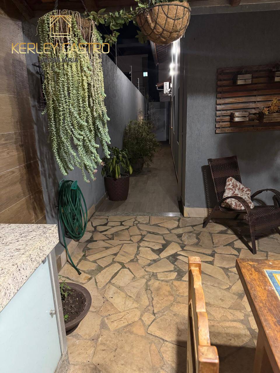VENDO LINDA CASA COM PISCINA AQUECIDA NO BAIRRO IPORANGA- Sete Lagoas, MG!
