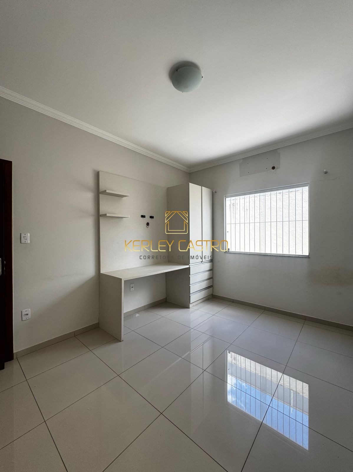 VENDO LINDA CASA, no JK - em Sete Lagoas, MG