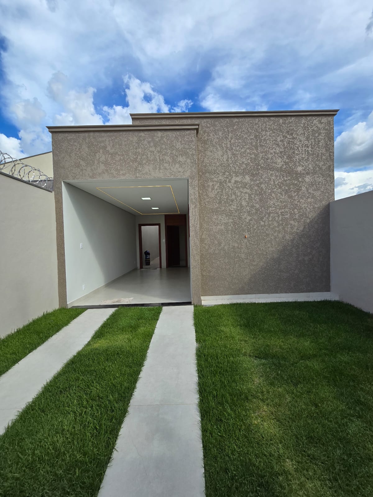  VENDO ÓTIMA CASA NO MONTREAL II -Sete Lagoas,MG