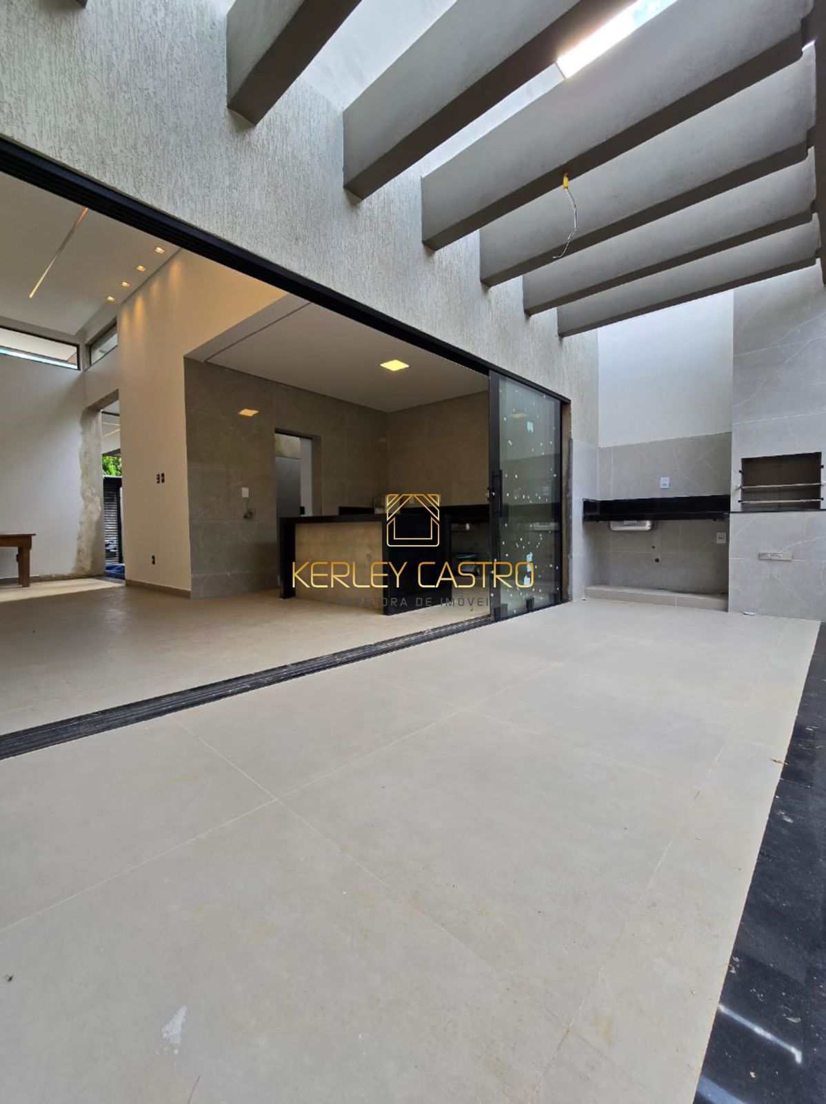 VENDO LINDA CASA MODERNA-Nª.Sª das GRAÇAS-Sete Lagoas, MG