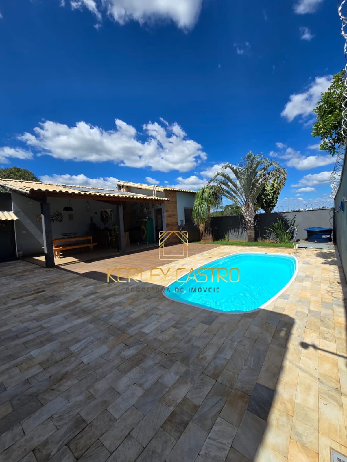 VENDO CASA C/ "PISCINA AQUECIDA"-SÃO FRANCISCO-em Sete Lagoas,MG
