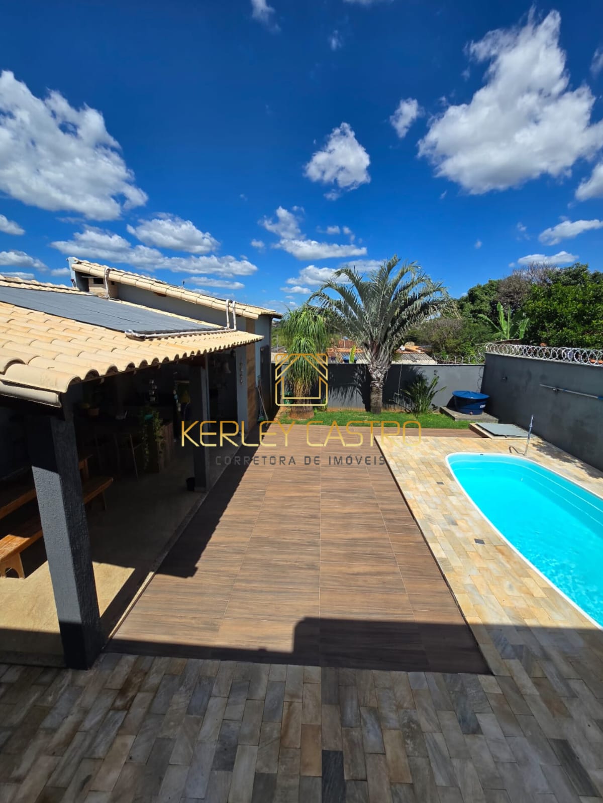 VENDO CASA C/ "PISCINA AQUECIDA"-SÃO FRANCISCO-em Sete Lagoas,MG