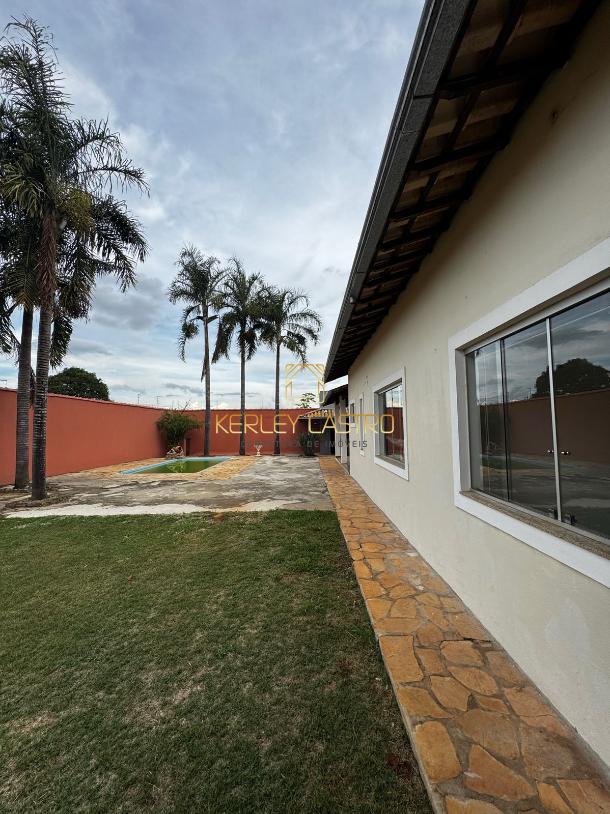 VENDO CASA C/ PISCINA, ÁREA GOURMET-STA RITA DE CASSIA/CARMO, em Sete Lagoas,MG