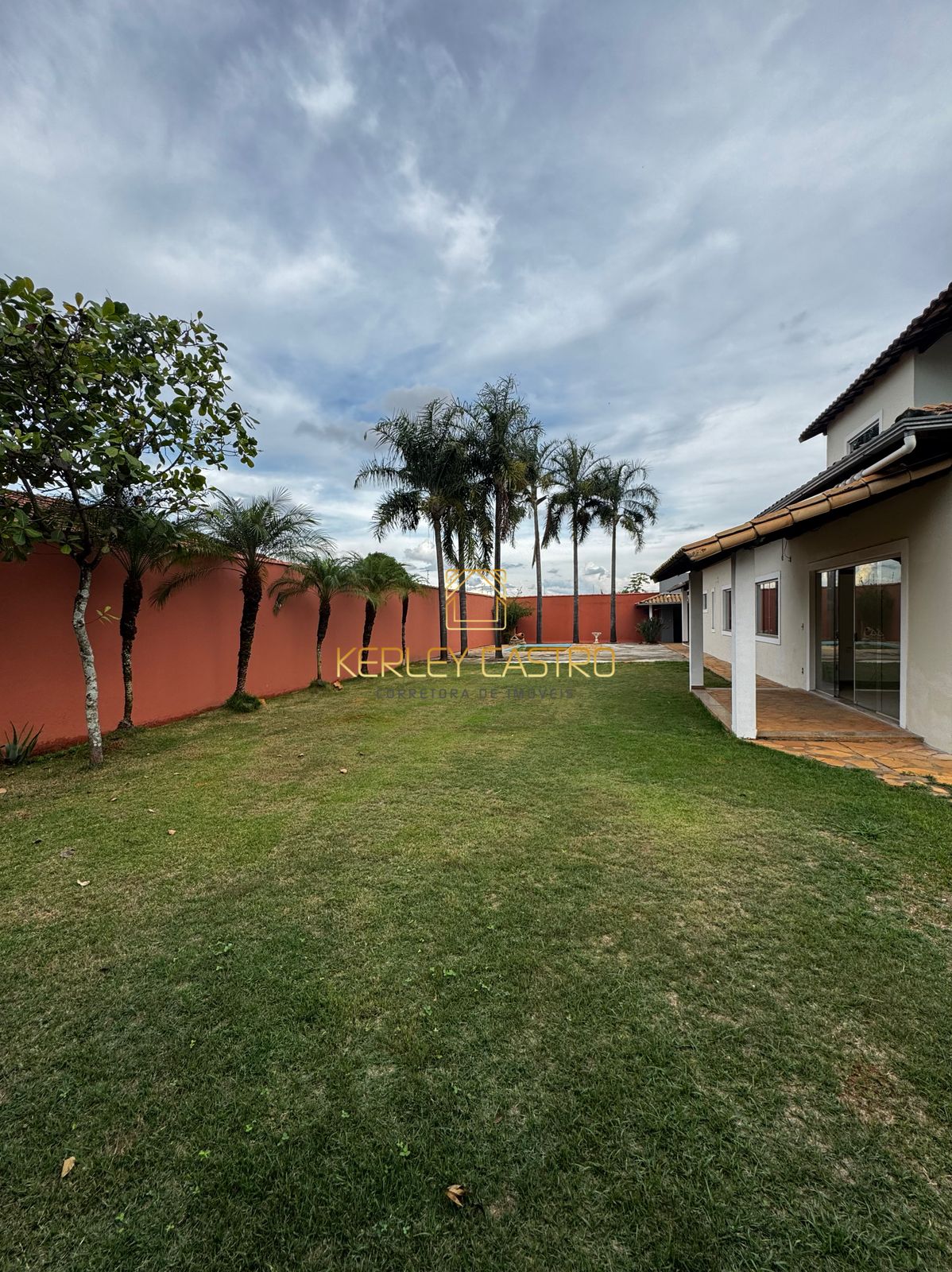 VENDO CASA C/ PISCINA, ÁREA GOURMET-STA RITA DE CASSIA/CARMO, em Sete Lagoas,MG