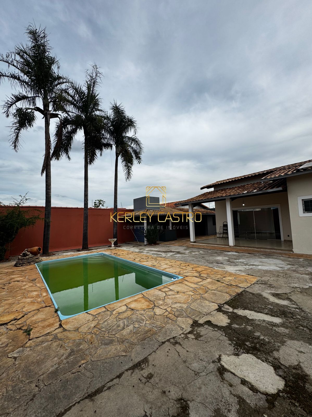 VENDO CASA C/ PISCINA, ÁREA GOURMET-STA RITA DE CASSIA/CARMO, em Sete Lagoas,MG