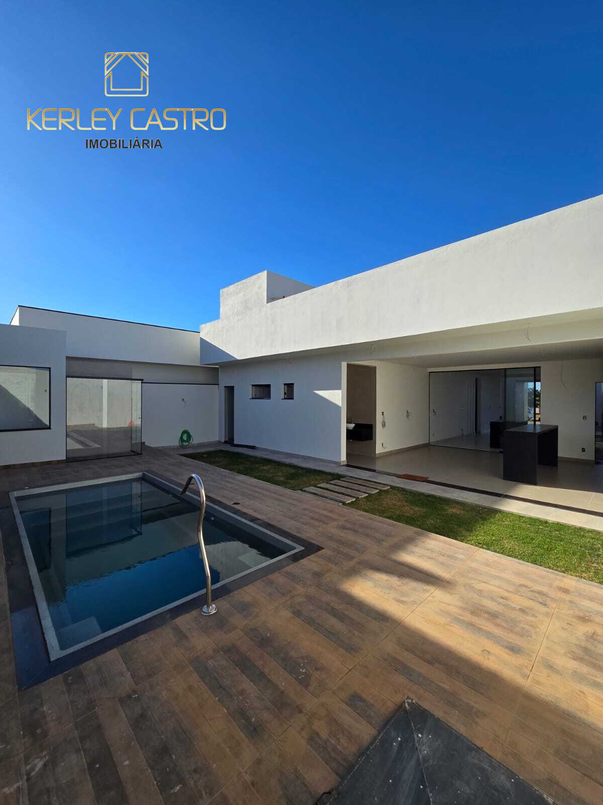 CASA MODERNA NO RESIDENCIAL MONTSERRAT - Sete Lagoas, MG!