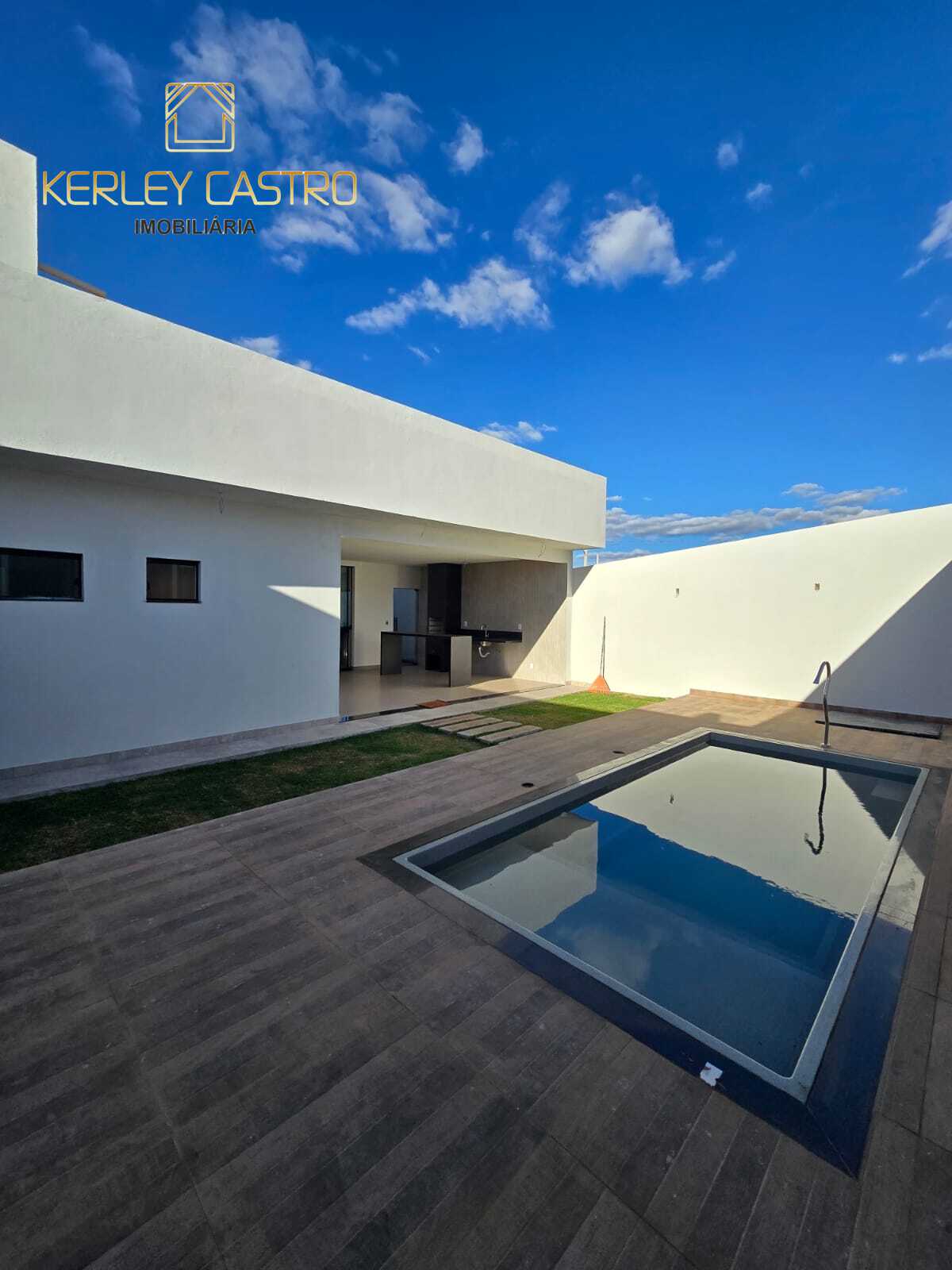 CASA MODERNA NO RESIDENCIAL MONTSERRAT - Sete Lagoas, MG!