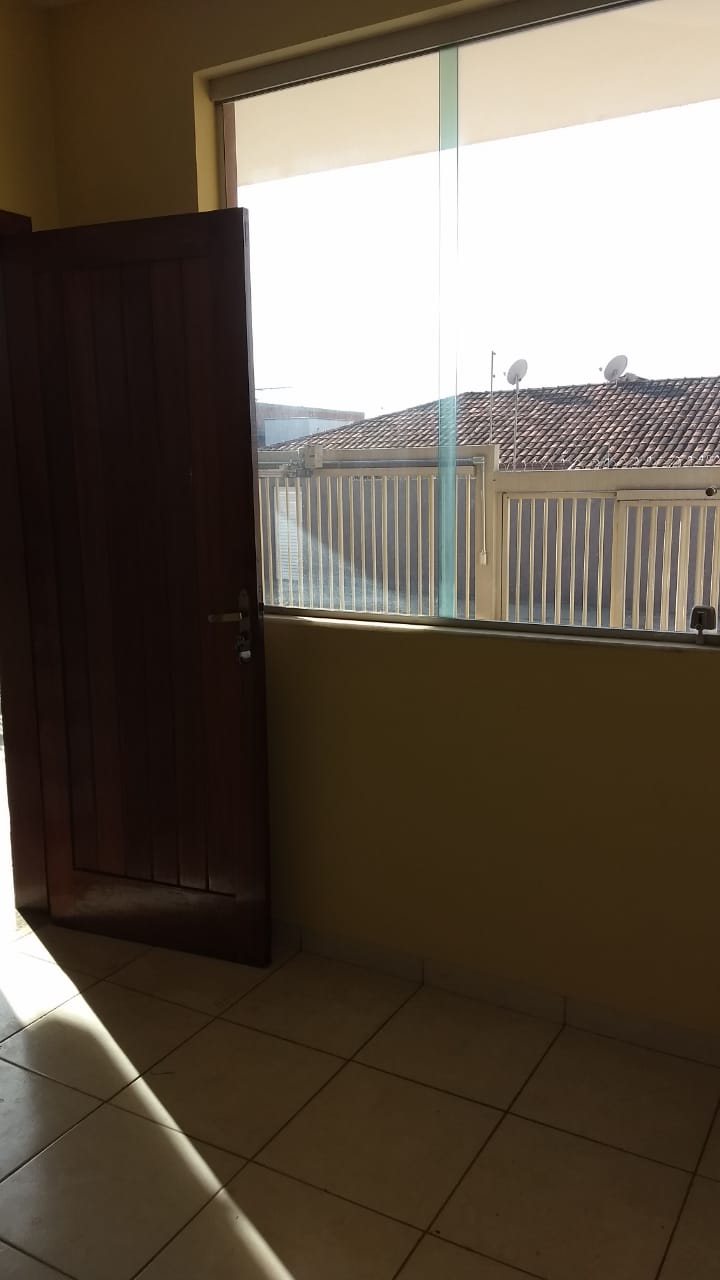 VENDO-APTO NO TERREO, NO BAIRRO CARMO-Sete Lagoas,MG!