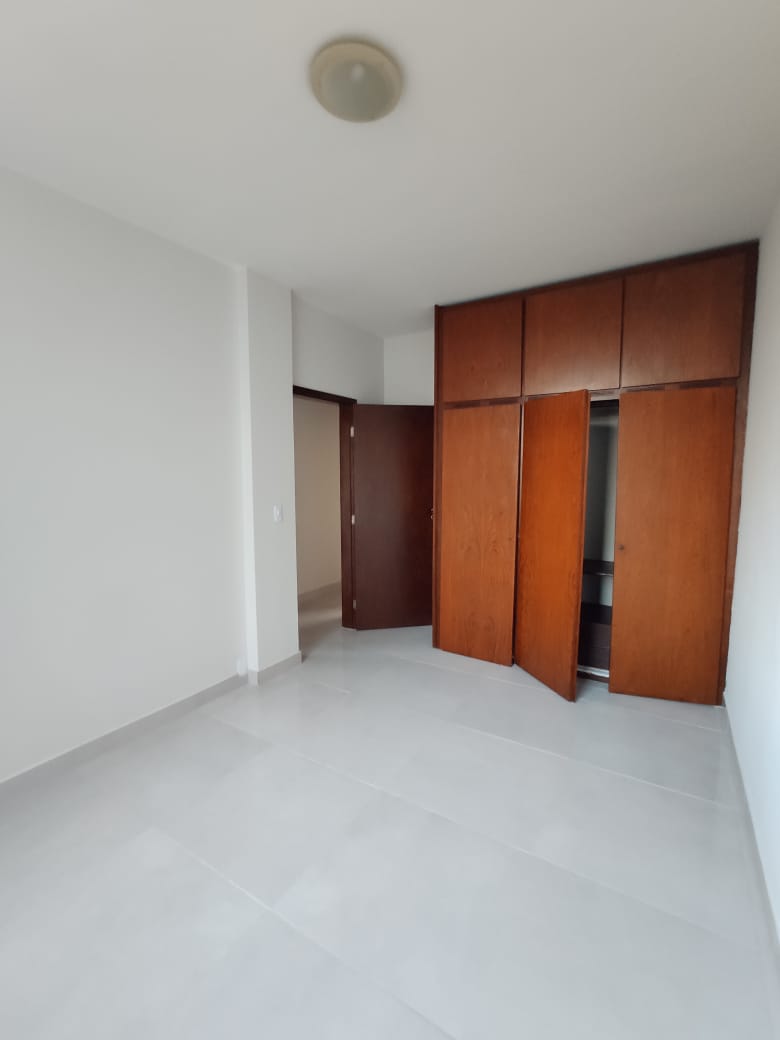 VENDO APARTAMENTO-CENTRO
