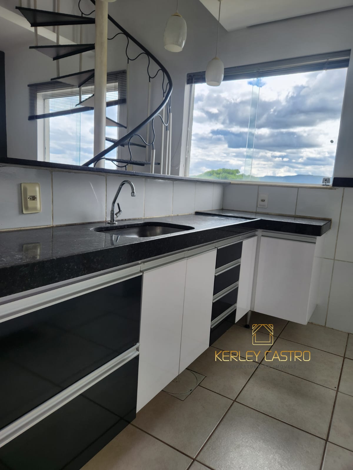 ALUGO APTO C/ COBERTURA, ÁREA GOURMET, E  MARAVILHOSA VISTA P/ A CIDADE E SERRA STa. HELENA - PROGRESSO, em Sete Lagoas-MG!