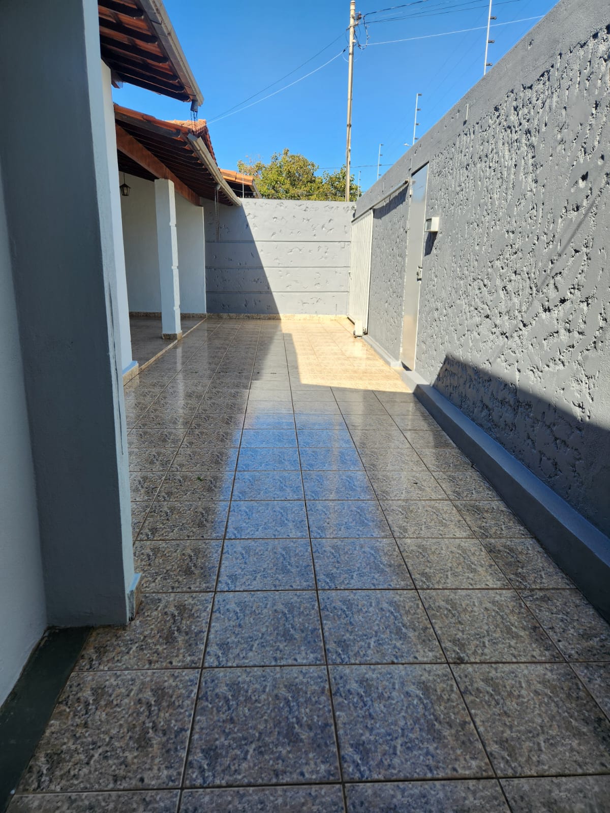ALUGO CASA REDISENCIAL OU COMERCIAL - BAIRRO DO CARMO - EM SETE LAGOAS, MG 