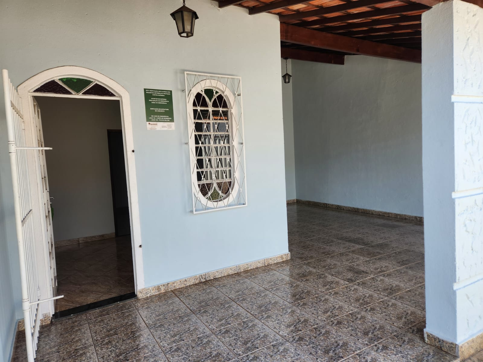 ALUGO CASA REDISENCIAL OU COMERCIAL - BAIRRO DO CARMO - EM SETE LAGOAS, MG 
