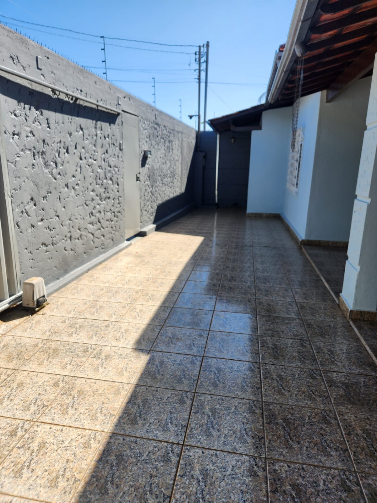 ALUGO CASA REDISENCIAL OU COMERCIAL - BAIRRO DO CARMO - EM SETE LAGOAS, MG 